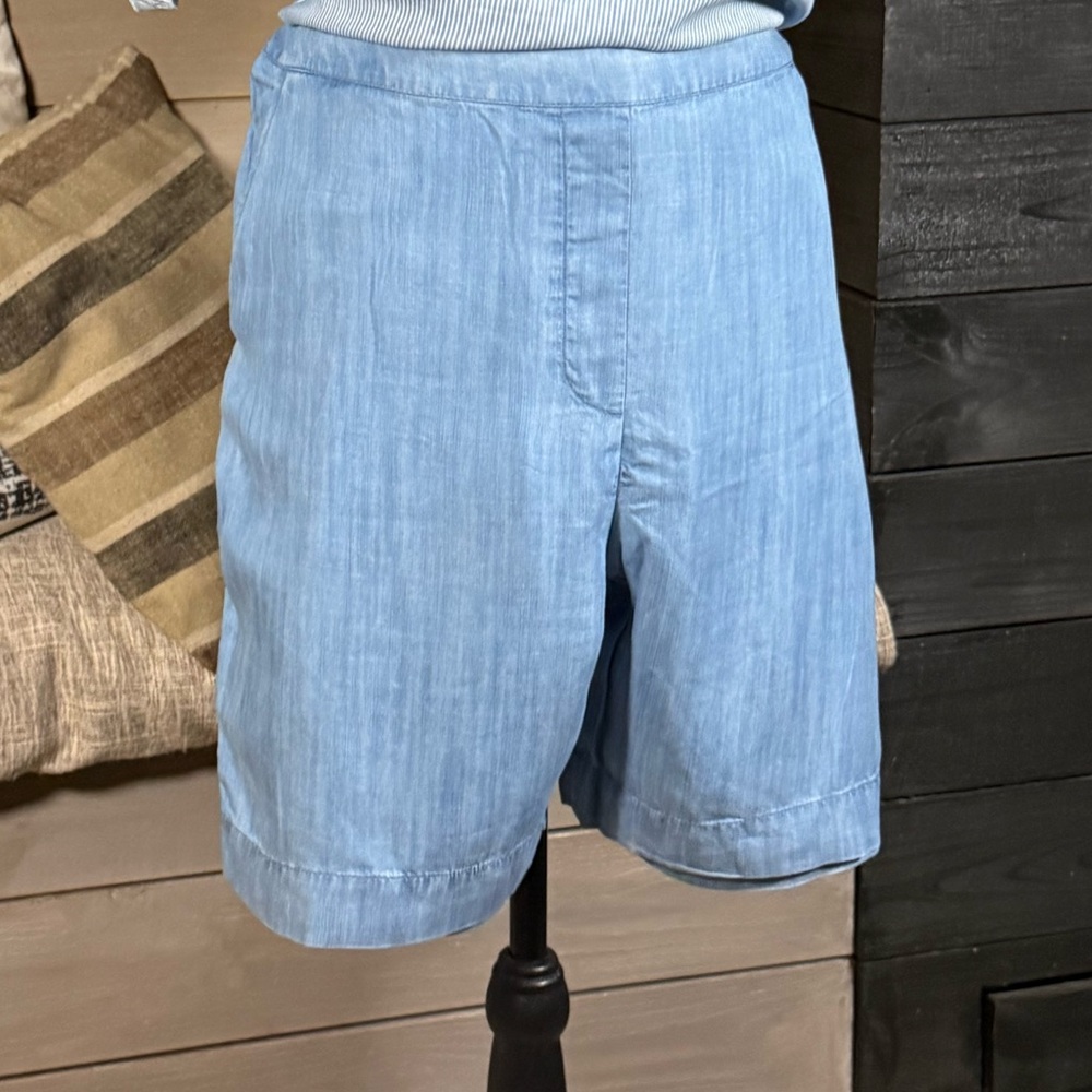 Chico’s Tropical Print T-Shirt and Light Blue Pants and Shorts Set - Picture 8 of 12